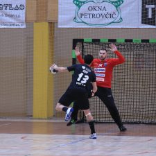 Napeto gostovanje v Ribnici brez zmagovalca