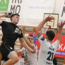 Gostitelji v drugem polčasu do zanesljive zmage